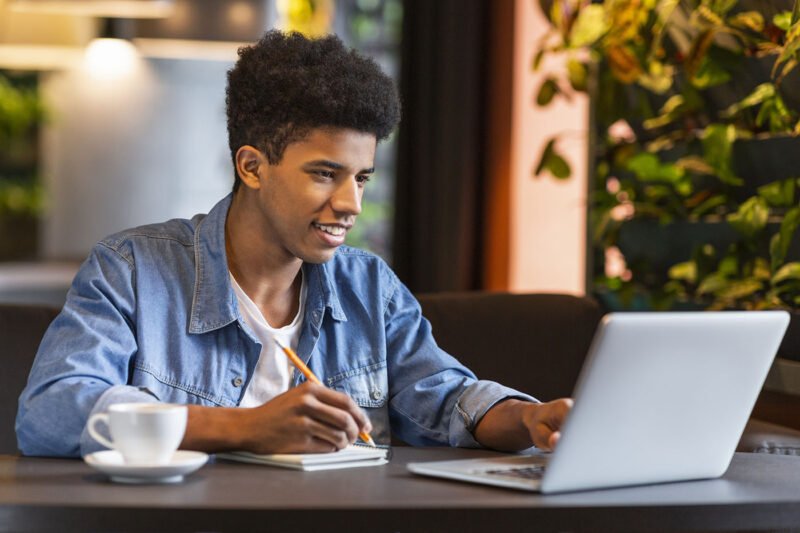 Primeiro Emprego em 2025: ONGs com Vagas Abertas para Jovens Sem Experiência